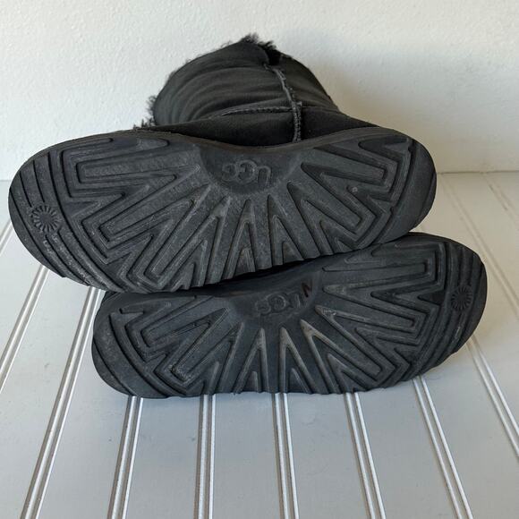 UGG Suede Shearling Classic Tall boots size 9 Black Ugg Logo - Picture 7 of 10